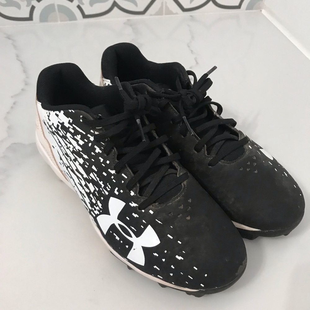 Under Armour Baseball Cleats Size 4.5 Youth